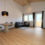 アパート In Stubai Alps With Supercard ノイシュティフト・イム・シュトゥーバイタール
